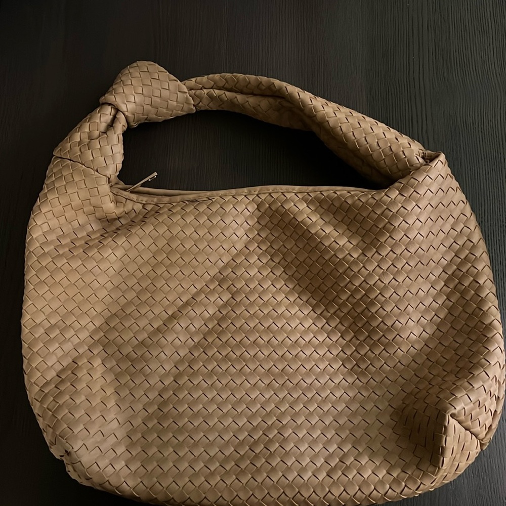 Woven Knotted Beige Shoulder Purse